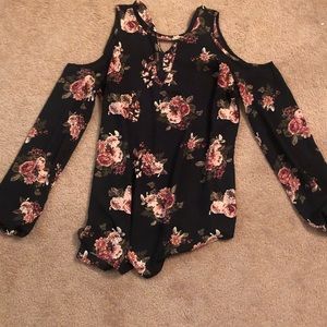 Long sleeve shirt with cut out shoulders